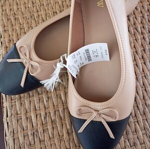 J. Crew Women's Cream and Black Loafers